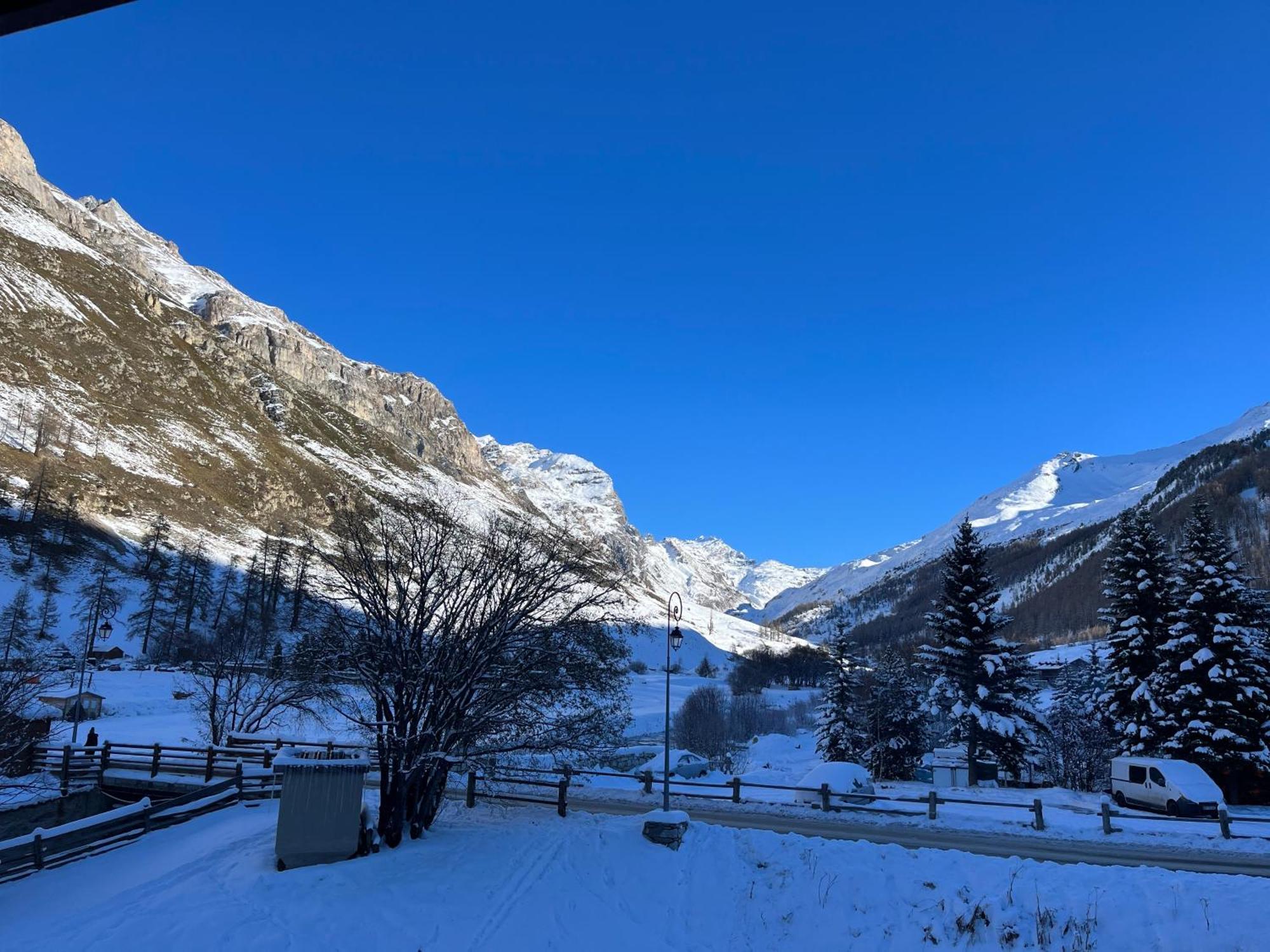 Les Barmettes Appart Renove Avec Vue, Parking Et Skis Aux Pieds Val-dʼIsère Kültér fotó